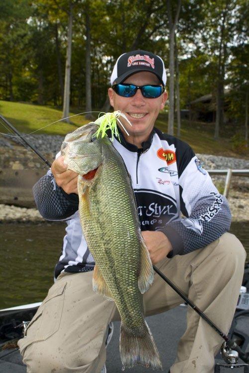 How to Swim a Jig for Bass around Other Cover - Wired2Fish