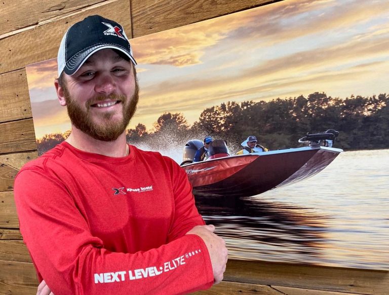 Sumrall Signs with Xpress Boats