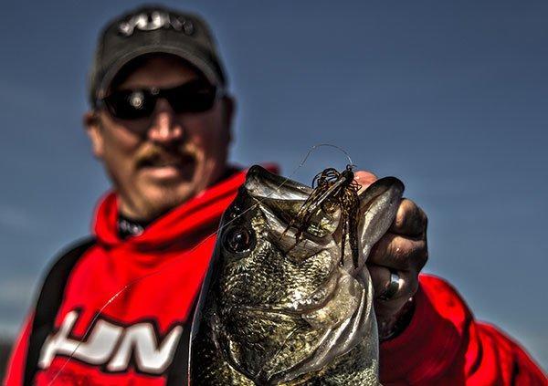 How to Fish Boat Docks with Jigs for Winter Bass