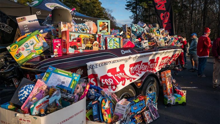 Ugly Stik World’s Largest Santa Claus Bass Tournament Tournament Raises over $15k for Toys for Tots