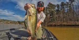 3 Ways to Catch Suspended Bass in Dirty Water