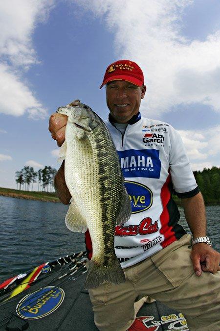 Big Worms Tricks for Big Bass in the Summer - Wired2Fish