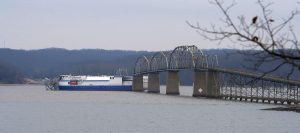 Wired2Fish Photos of Kentucky Lake Bridge Collapse