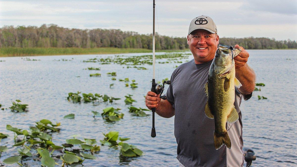 Florida Topwater Fishing in HEAVY Lily Pads 