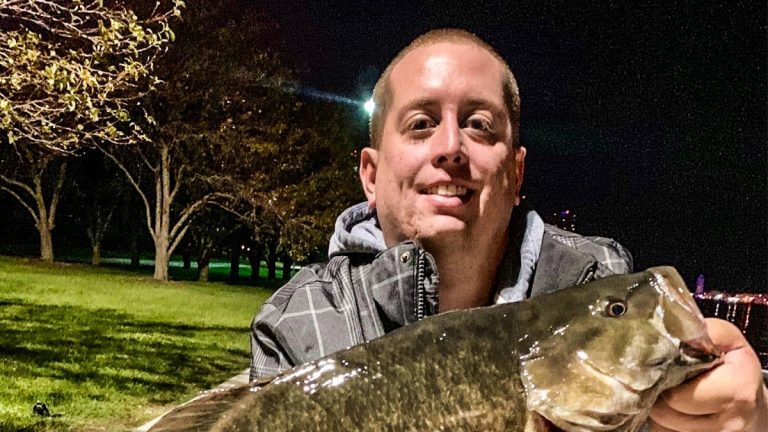 Illinois Record Smallmouth Bass Caught in Downtown Chicago