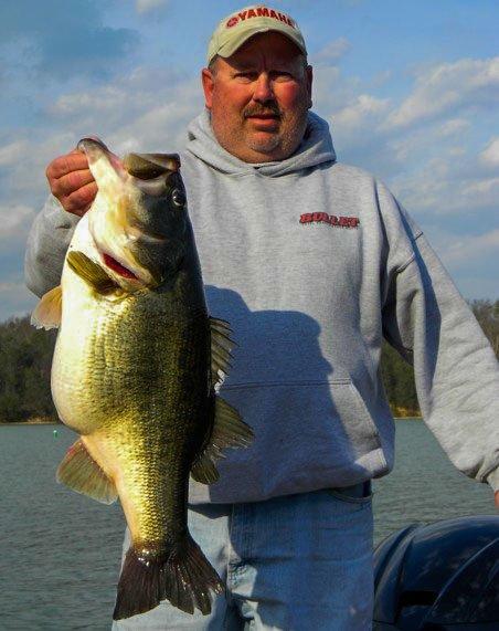 Near TN Record Bass Caught on Chickamauga