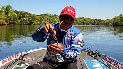 How Dean Rojas Modifies his Frogs for Bass Fishing