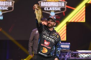 DeFoe Leads Day One of 2019 Bassmaster Classic