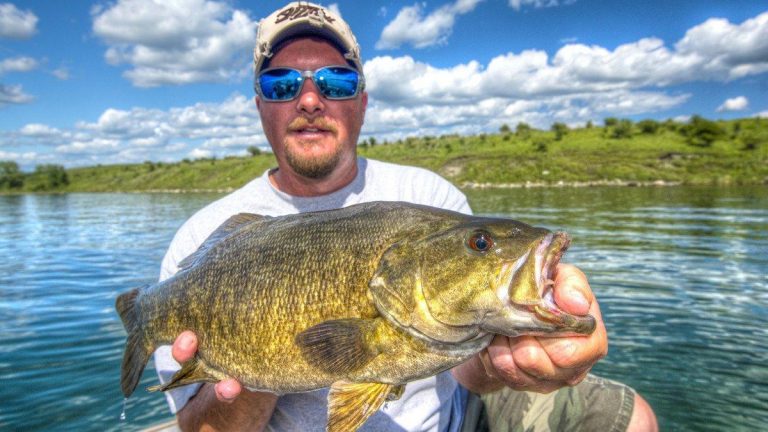 5 Keys to Catching River Current Smallmouths