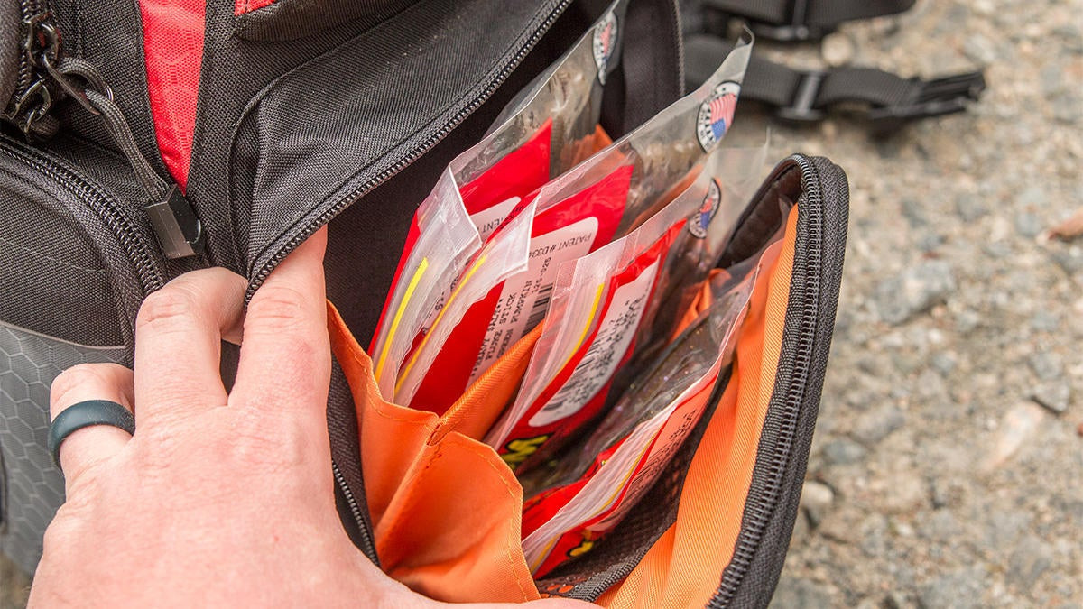 Piscifun Sports Shoulder Bag Fishing Tackle Bag Review