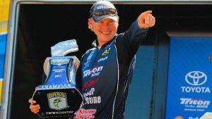 Connell Wins Elite Series on Ross Barnett