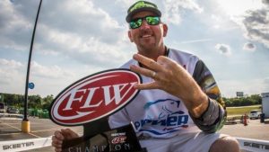 Hanselman Wins Record Third Straight Rayovac