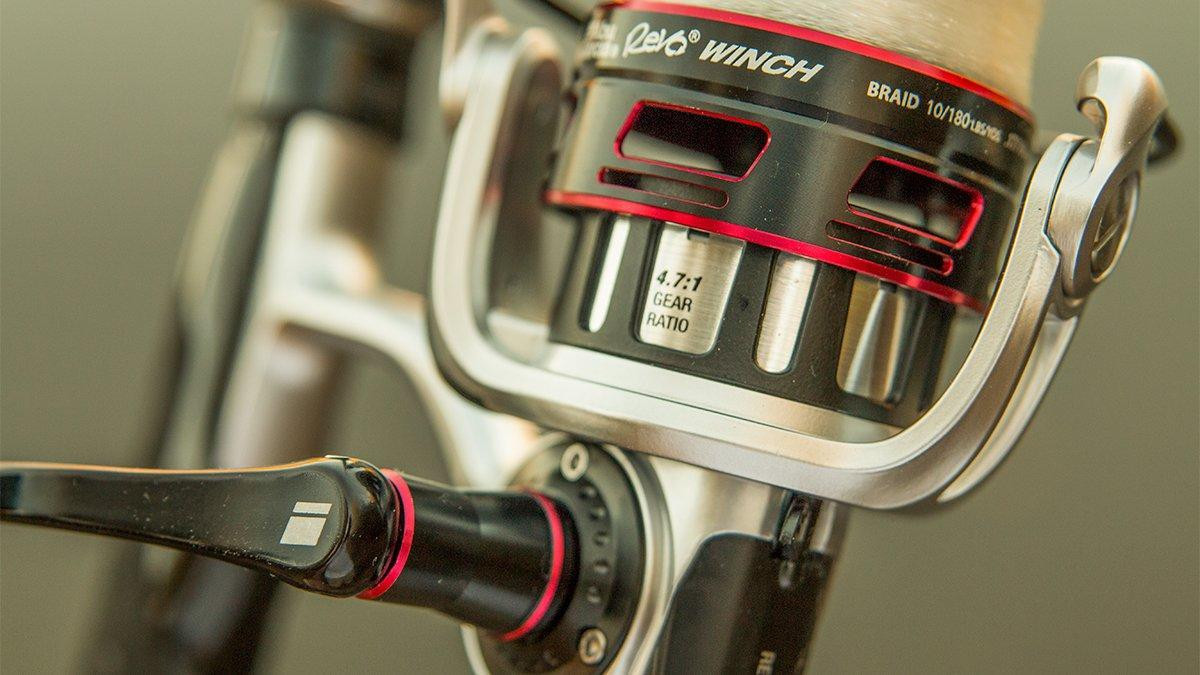  Abu Garcia Revo 3 Winch Spinning Fishing Reel, Size 30,  Right/Left Handle Position, Asymmetrical Body Design, Durable, Lightweight  Fishing Reels : Sports & Outdoors