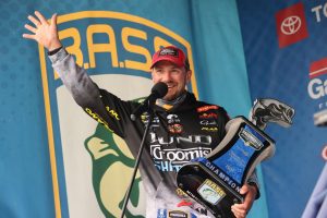 Gustafson Wins Elite Series on Loudoun-Tellico