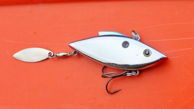 5 Fall Bass Fishing Baits with Small Blades that Catch Bass