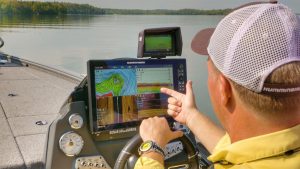 Comparing Bass on Fishfinder Sonar to Real-Time Underwater Video