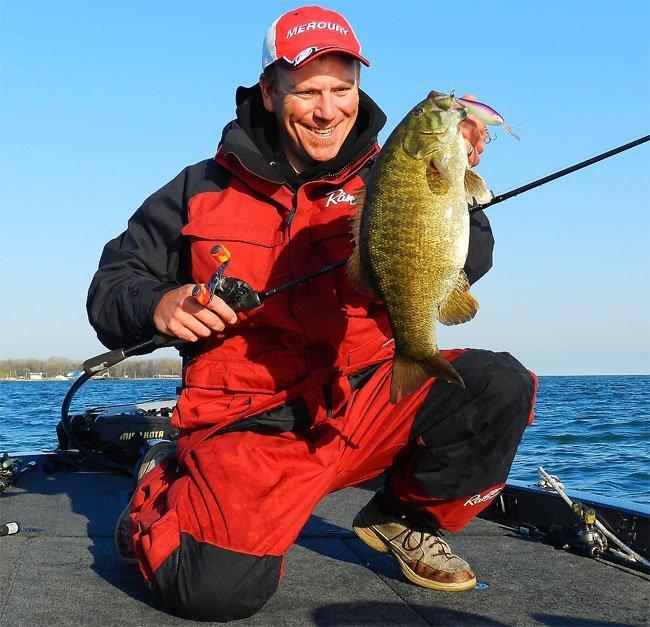 Smallmouth Cranking on the Great Lakes