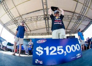 Thrift Wins FLW Tour on Sam Rayburn Reservoir