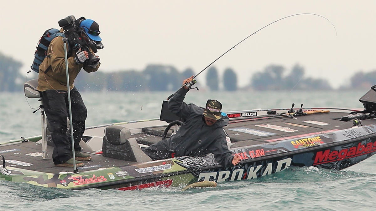 How to Catch More Bass with Forward-Looking Technology - Wired2Fish
