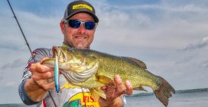 Expert Jerkbait Tips for Fall Bass Fishing