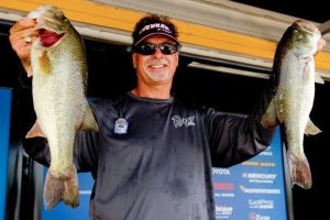 Dillow Takes Lead at James River BASS Open