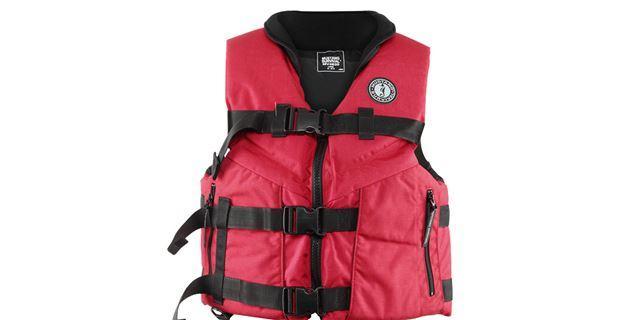 Mustang Accel 100 Fishing Vest Review