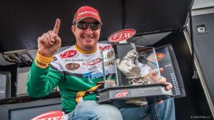 Canterbury Wins FLW Tour on Beaver Lake