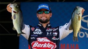 Lucas Wins Elite Series on Potomac River