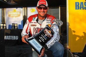 Kilgore Wins Bassmaster Open on Smith Lake