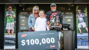 Gross Wins 2019 FLW Tour on Lake Toho