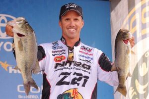 Evers Leads at Elite Series on Havasu