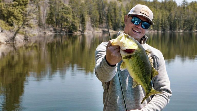 Tips for “Worming” Swim Jigs for Bass in Laydowns