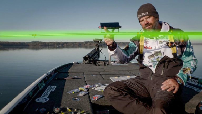 What to Look for in a Crappie Fishing Rod for Vertical Jigging