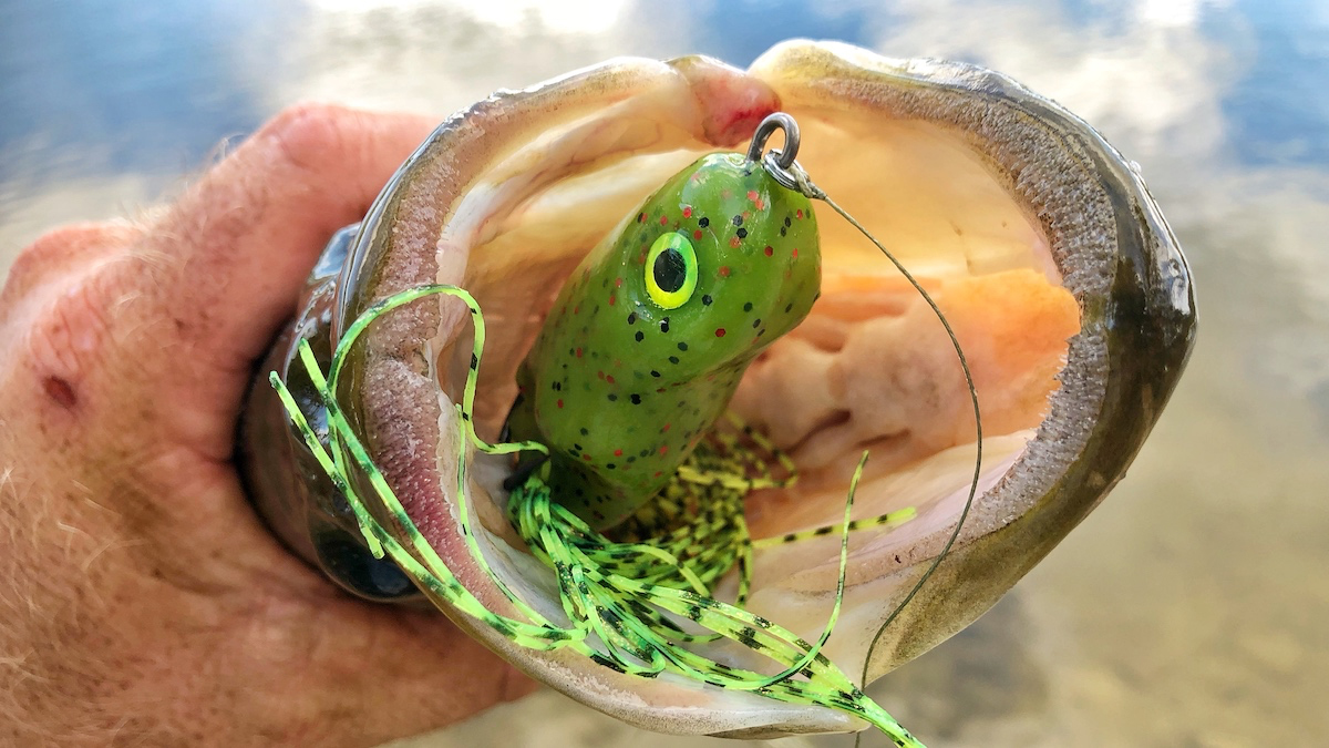 Scumdog Topwater Bass Fishing Hollow Body Frog Lure with Weedless Hooks