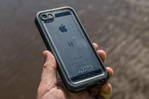 lifeproof-nuud-iphone-case-from-back.jpg