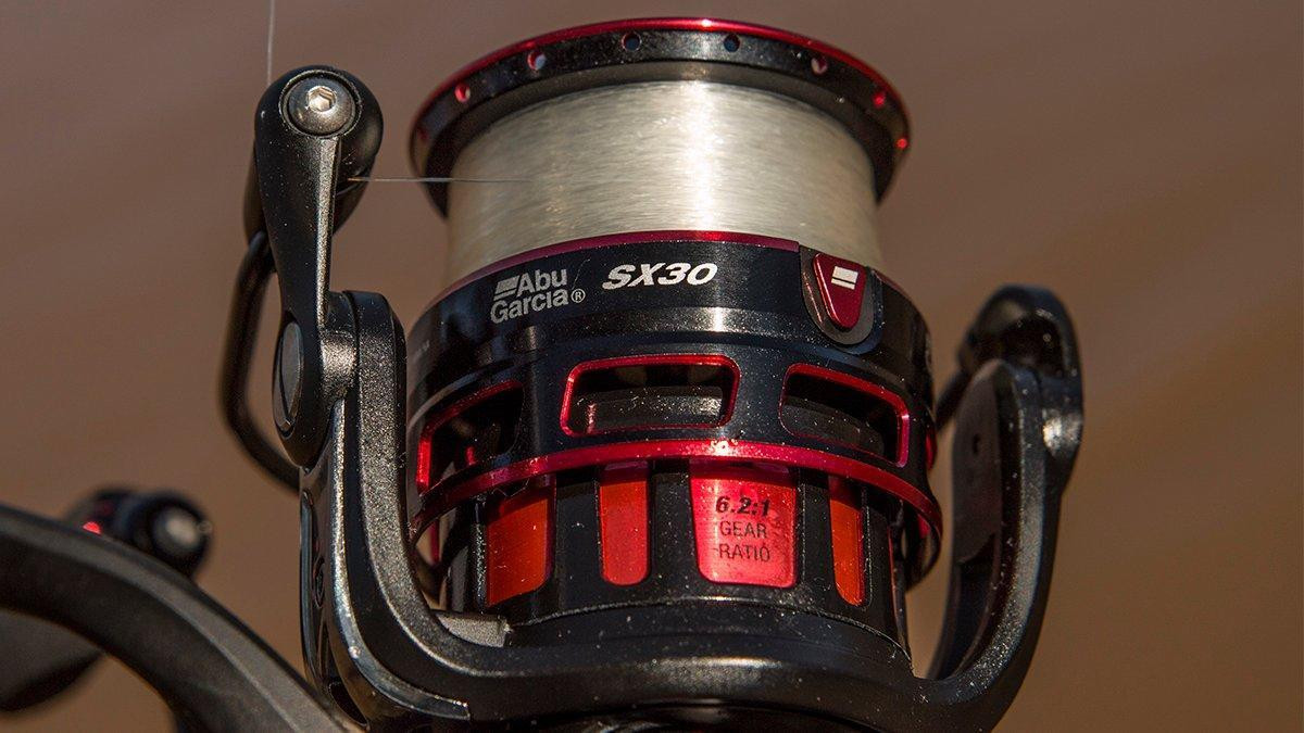 Moulinet Spinning Abu Garcia REVO SX - Roulements 8+1 - Bobine Rocket - Frein Carbone/Feutre