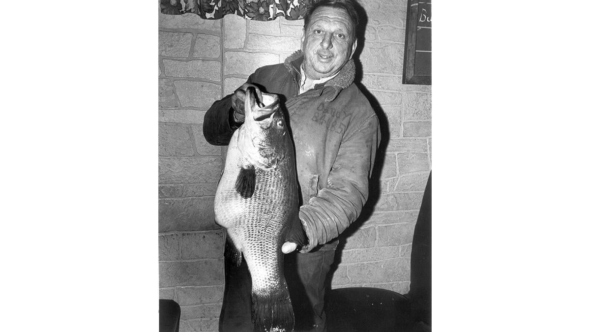 Massachusetts State Record Largemouth Bass
