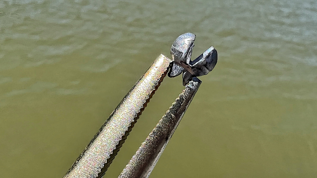 bass fishing split shot