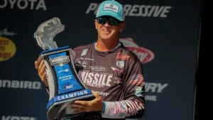 Schmitt Wins 2022 Elite Series on Mississippi River