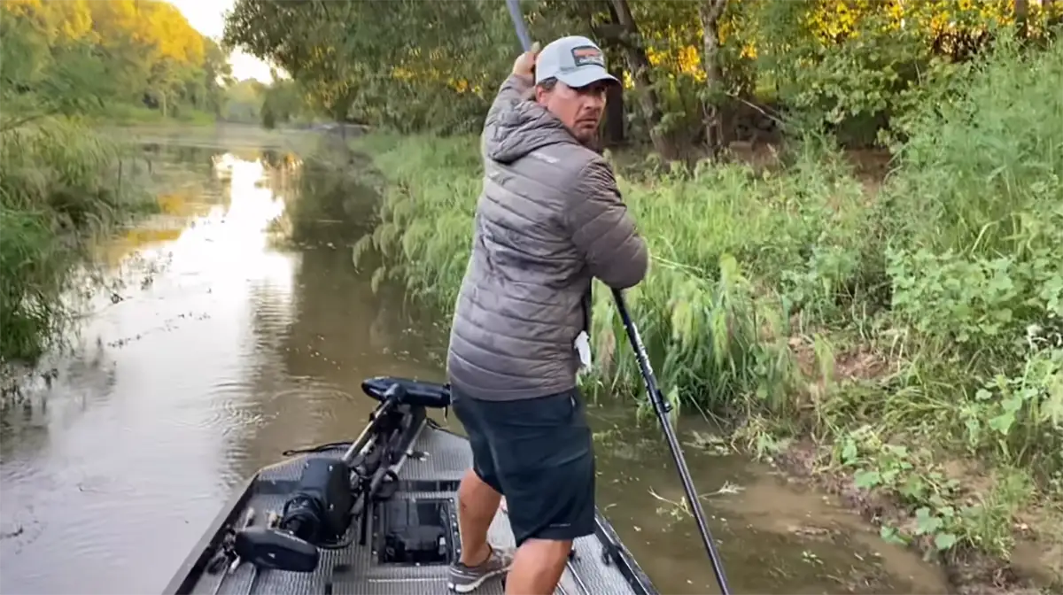 keith poche push poling into backwaters
