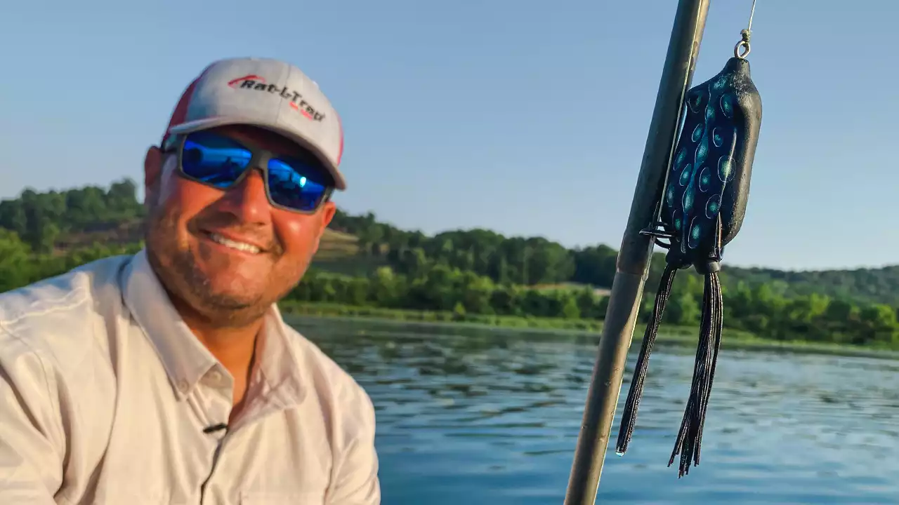 How to Set the Hook with Hollow Body Frogs - Wired2Fish