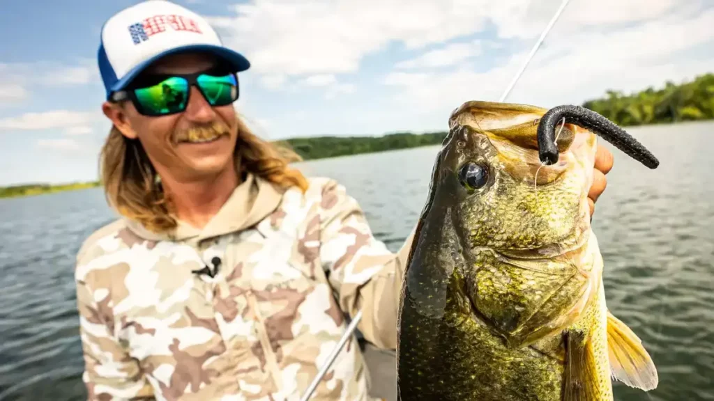 Flip Shot Rig for Bass  When to Fish and Key Tackle - Wired2Fish