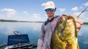 [VIDEO] Fothergill’s Neko Rig Method for Summer Bass