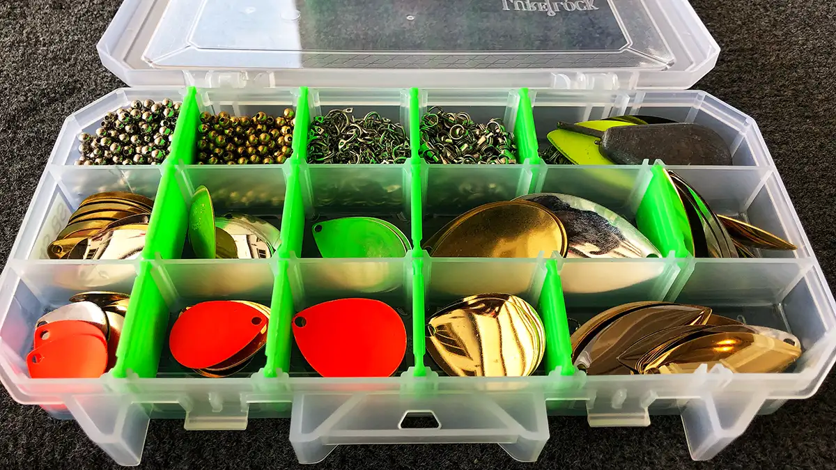 Tackle box with extra spinnerbait pieces