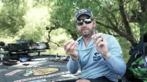 [VIDEO] How to Choose the Right Hooks for Soft Plastics