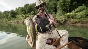 [VIDEO] Self-Propelled Fishing – Ozarks Float Trip